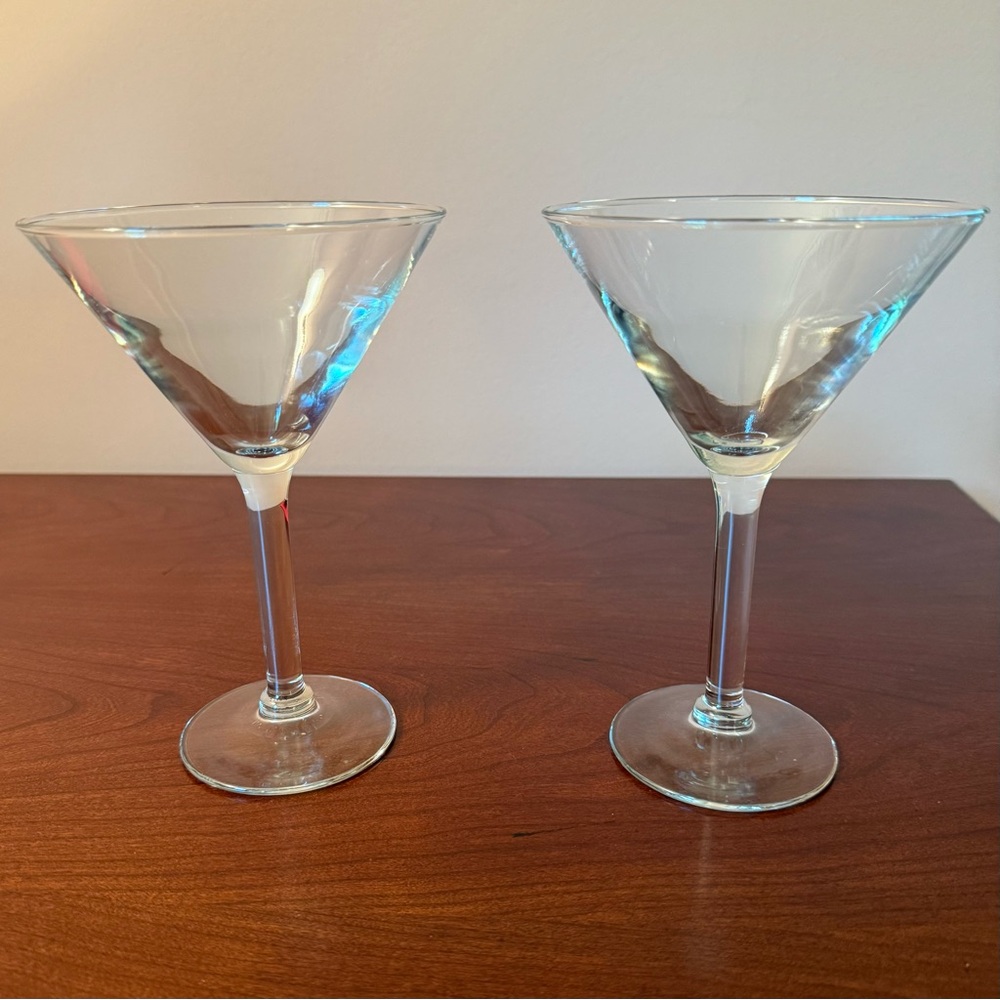 Set of 2 Clear Martini Glasses 8 Oz Capacity